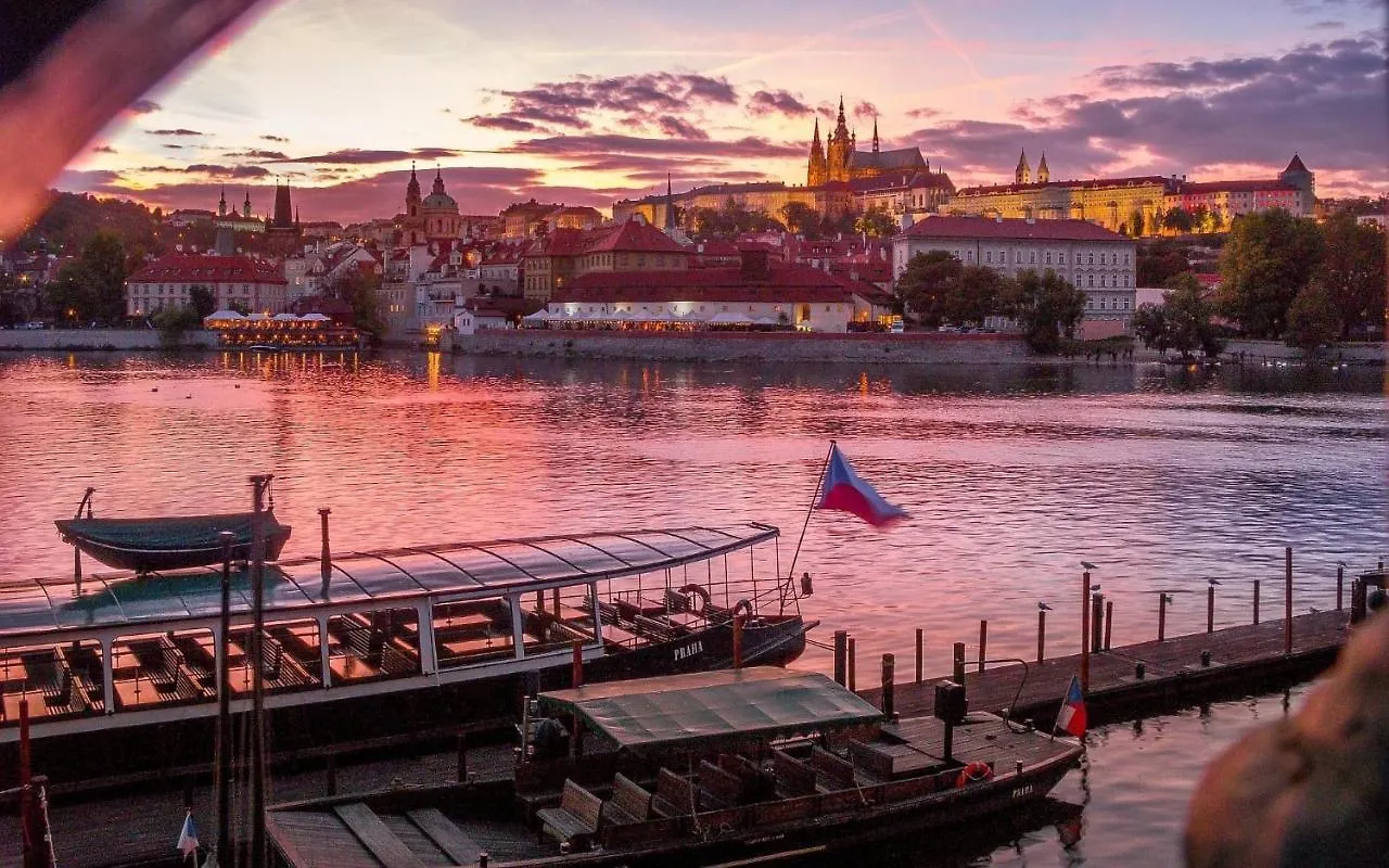 Apartment Vltava Prag Tjekkiet